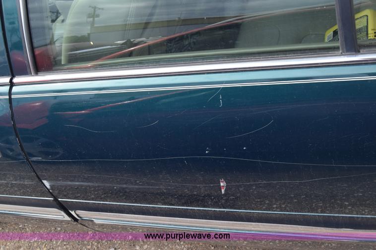 image for item J8025 1997 Cadillac DeVille