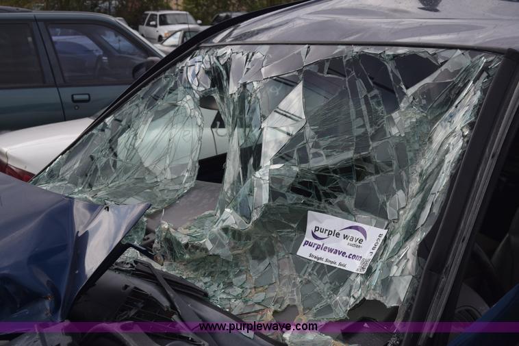 image for item J8028 2002 Chevrolet Trailblazer LS SUV