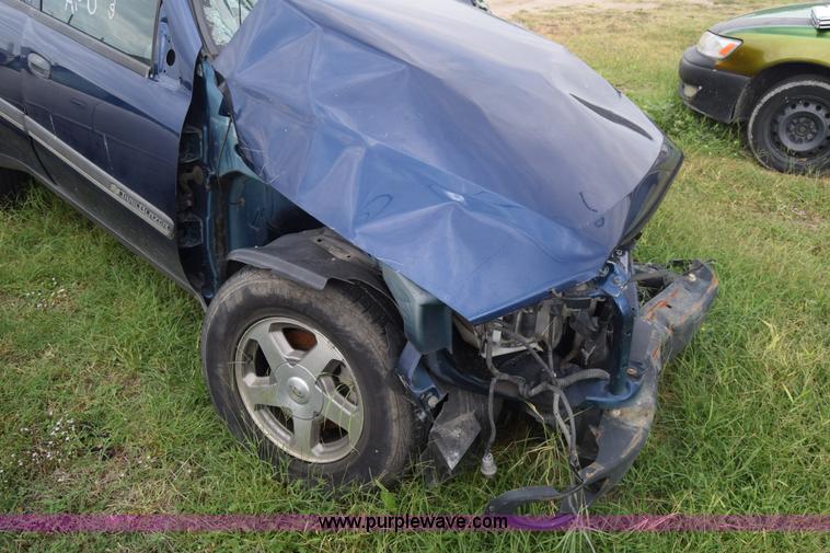 image for item J8028 2002 Chevrolet Trailblazer LS SUV