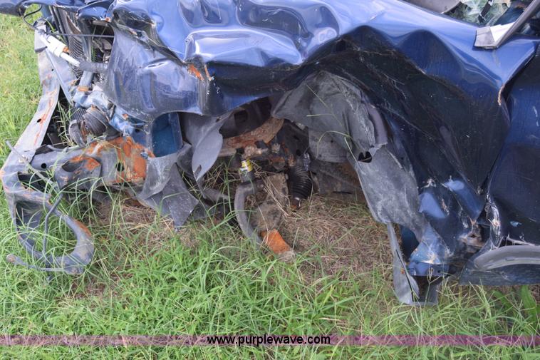 image for item J8028 2002 Chevrolet Trailblazer LS SUV