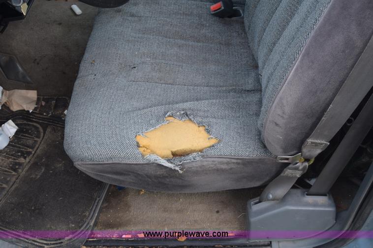 image for item J8029 1989 Chevrolet 1500 pickup truck