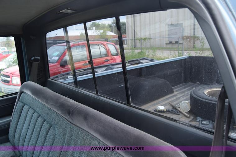 image for item J8029 1989 Chevrolet 1500 pickup truck