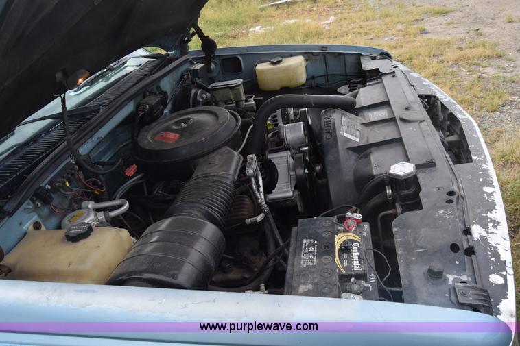 image for item J8029 1989 Chevrolet 1500 pickup truck