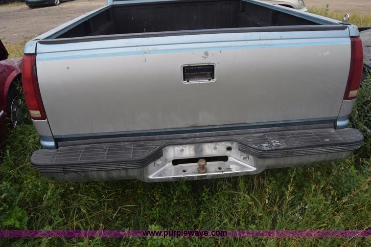 image for item J8029 1989 Chevrolet 1500 pickup truck