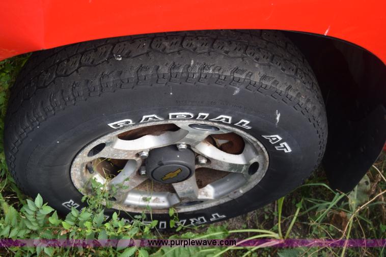 image for item J8035 1999 Chevrolet Tracker SUV