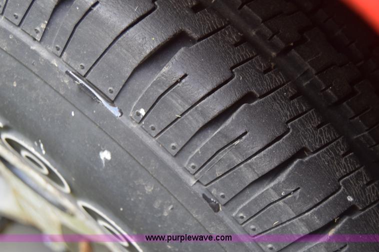 image for item J8035 1999 Chevrolet Tracker SUV