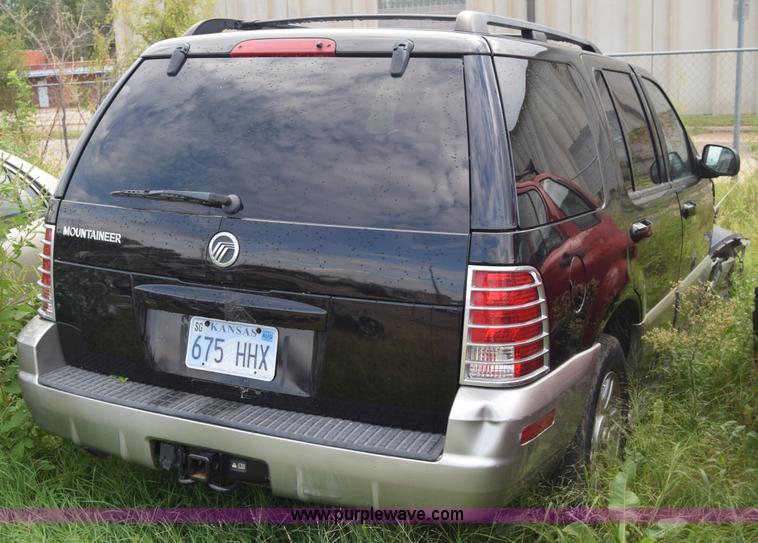 image for item J8036 2003 Mercury Mountaineer SUV