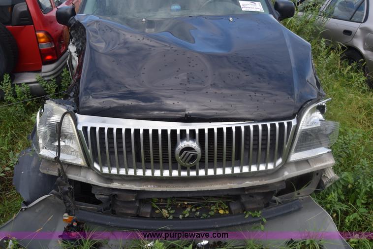 image for item J8036 2003 Mercury Mountaineer SUV
