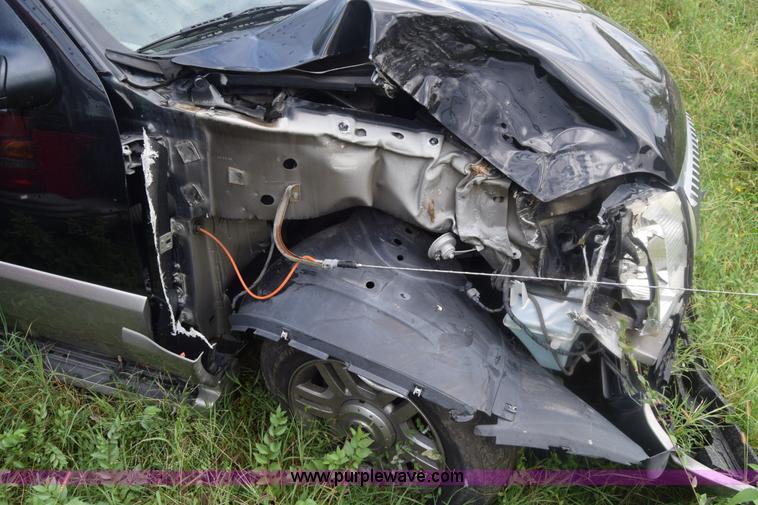 image for item J8036 2003 Mercury Mountaineer SUV