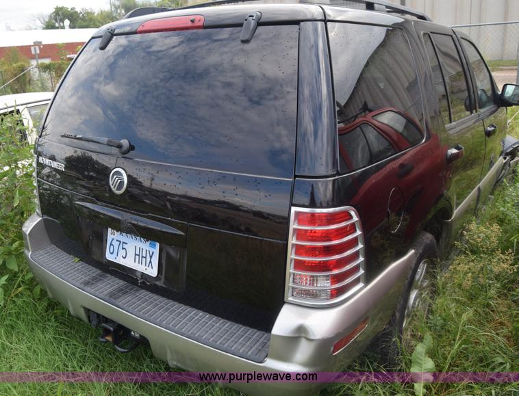 image for item J8036 2003 Mercury Mountaineer SUV