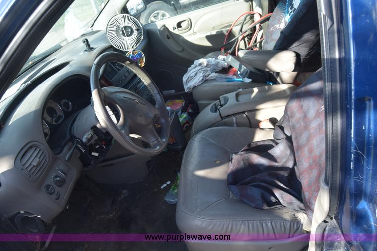 image for item K4750 2001 Chrysler Town & Country