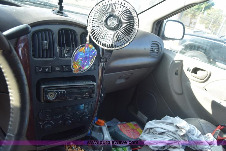 image for item K4750 2001 Chrysler Town & Country