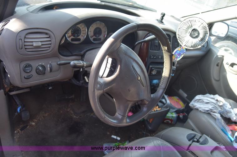 image for item K4750 2001 Chrysler Town & Country