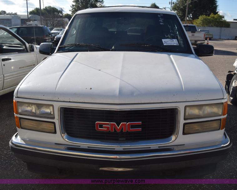 image for item K4752 1995 GMC Yukon SUV