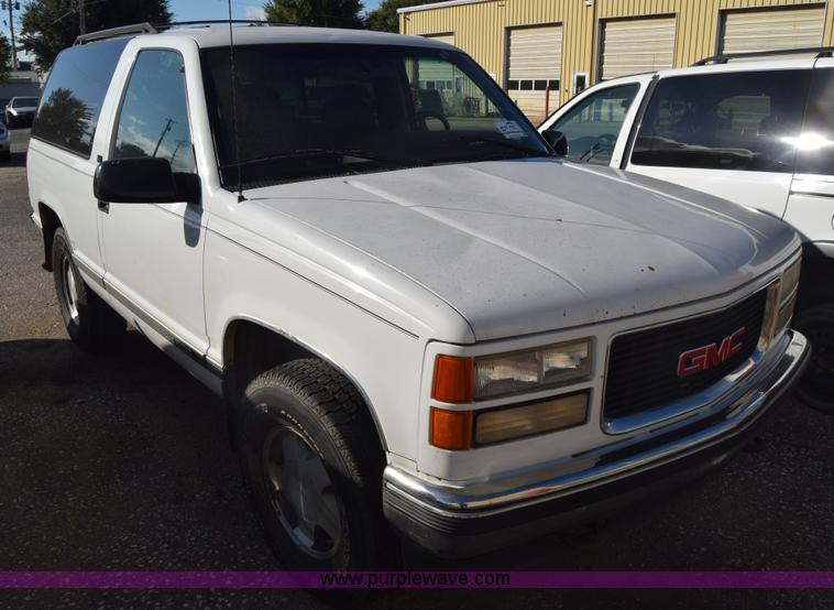image for item K4752 1995 GMC Yukon SUV