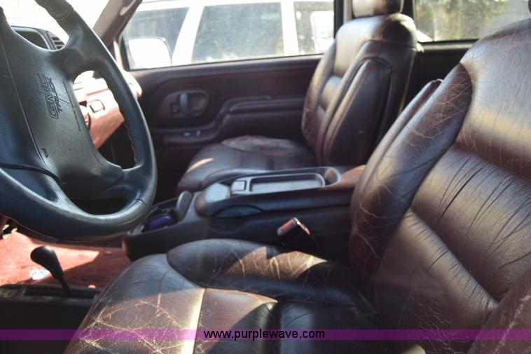 image for item K4752 1995 GMC Yukon SUV