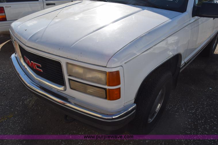 image for item K4752 1995 GMC Yukon SUV