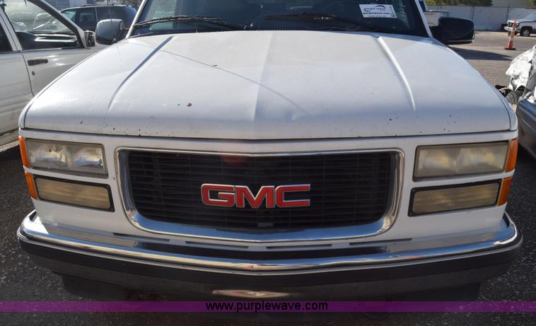 image for item K4752 1995 GMC Yukon SUV