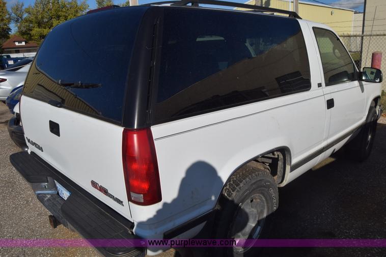 image for item K4752 1995 GMC Yukon SUV