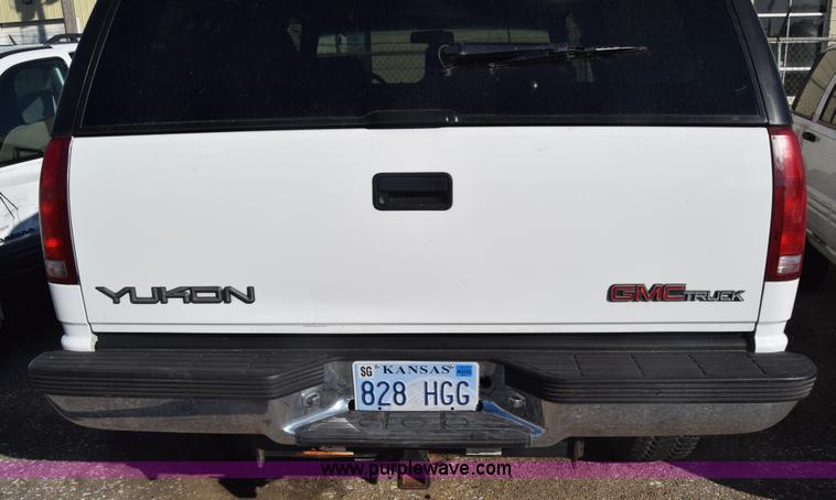 image for item K4752 1995 GMC Yukon SUV