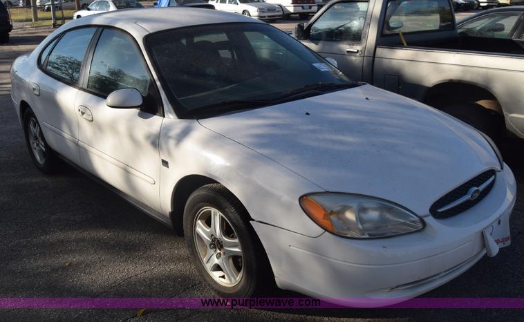 image for item K4755 2000 Ford Taurus