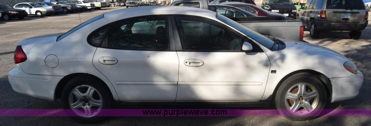 image for item K4755 2000 Ford Taurus