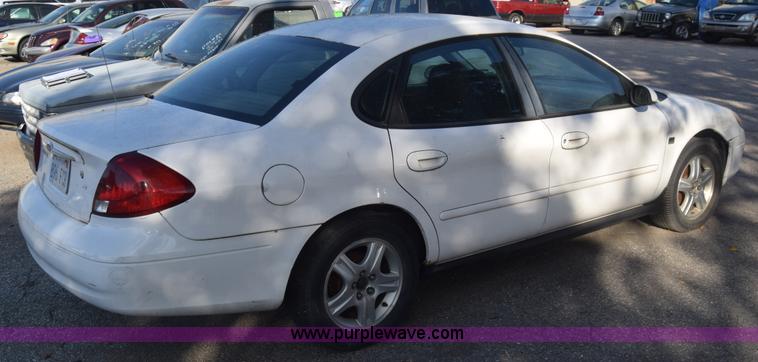 image for item K4755 2000 Ford Taurus