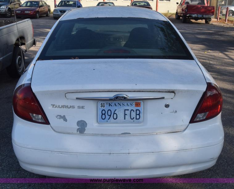 image for item K4755 2000 Ford Taurus