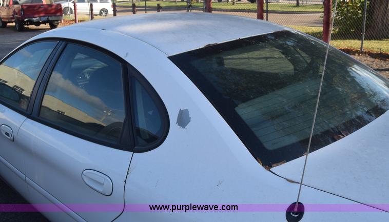 image for item K4755 2000 Ford Taurus