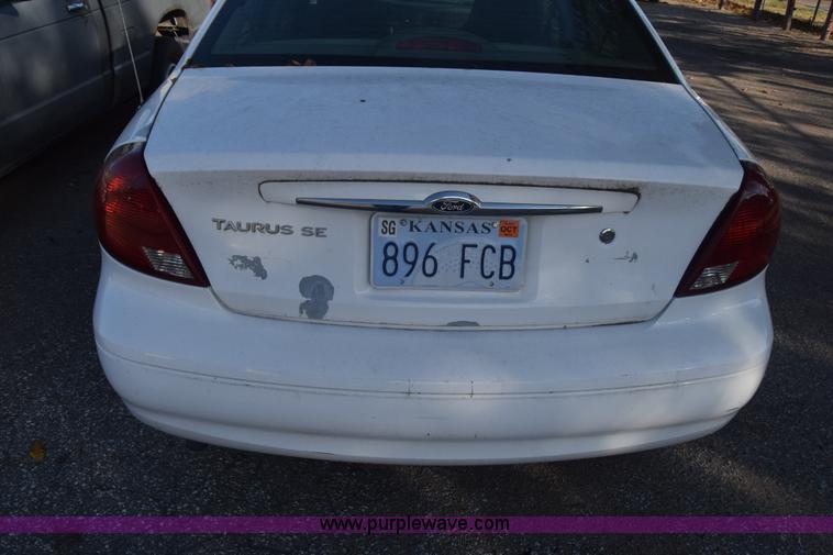image for item K4755 2000 Ford Taurus