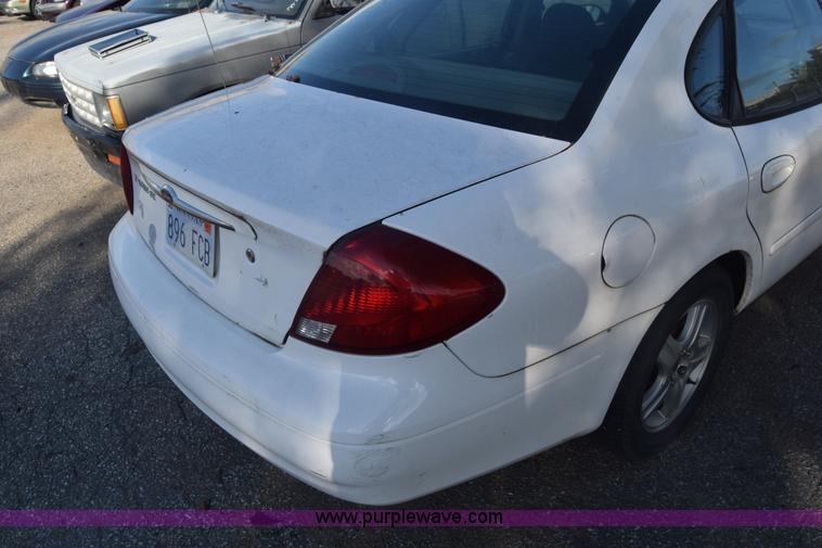 image for item K4755 2000 Ford Taurus