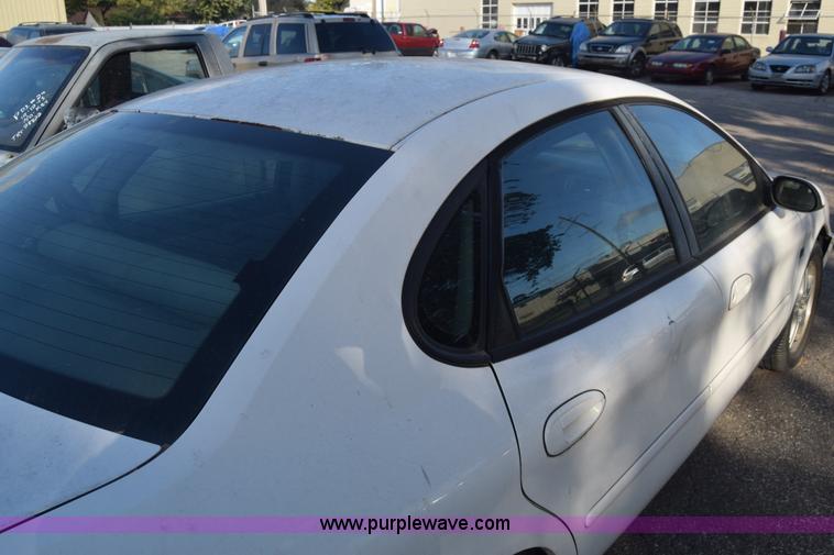 image for item K4755 2000 Ford Taurus