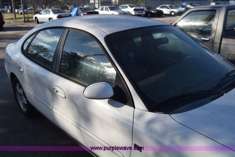 image for item K4755 2000 Ford Taurus