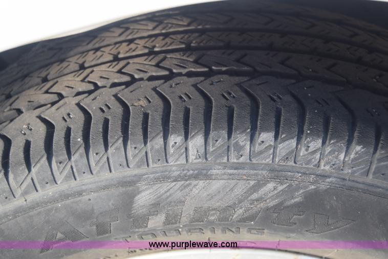 image for item K4755 2000 Ford Taurus