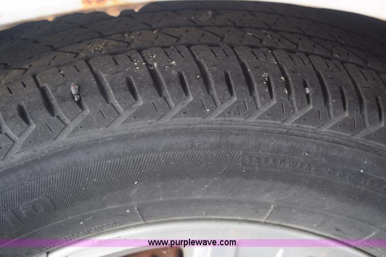 image for item K4755 2000 Ford Taurus