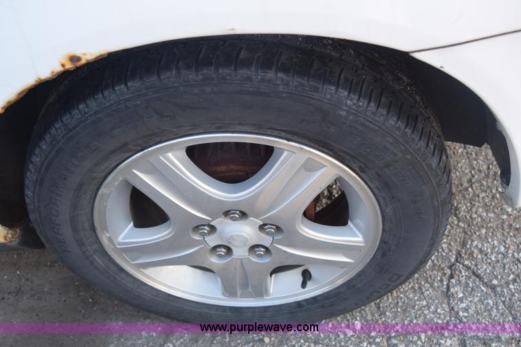 image for item K4755 2000 Ford Taurus