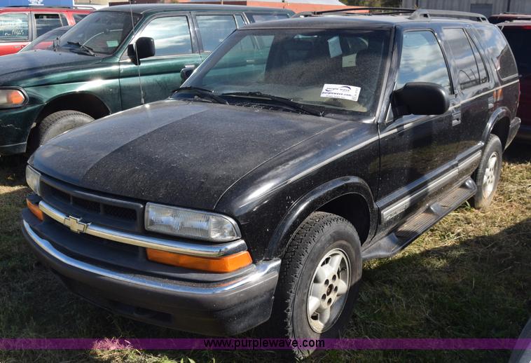 image for item K4757 2000 Chevrolet Blazer SUV