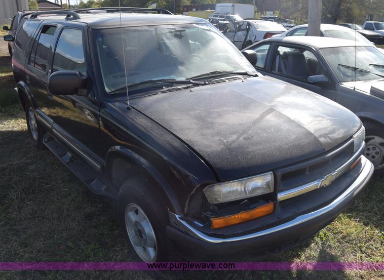 image for item K4757 2000 Chevrolet Blazer SUV