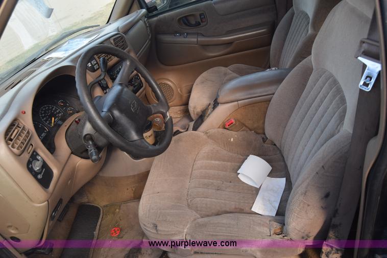 image for item K4757 2000 Chevrolet Blazer SUV