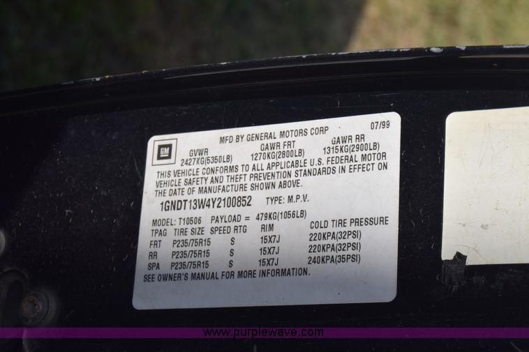 image for item K4757 2000 Chevrolet Blazer SUV