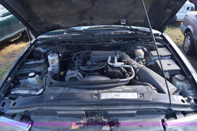 image for item K4757 2000 Chevrolet Blazer SUV