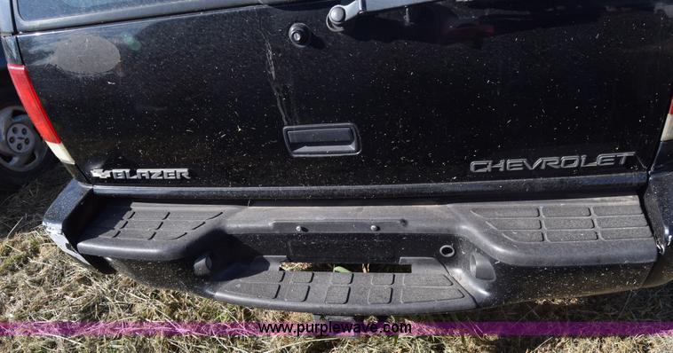 image for item K4757 2000 Chevrolet Blazer SUV