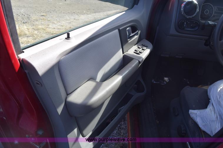 image for item K4758 2005 Ford Expedition SUV