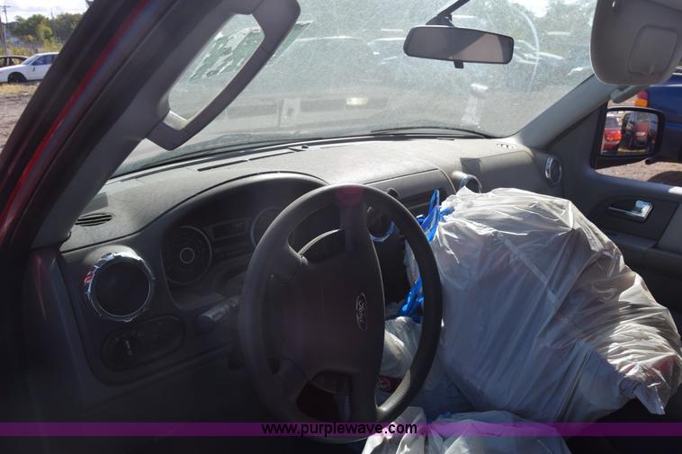 image for item K4758 2005 Ford Expedition SUV