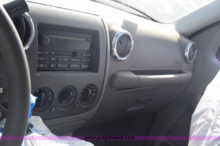 image for item K4758 2005 Ford Expedition SUV