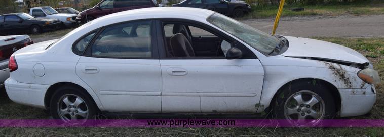 image for item K4761 2004 Ford Taurus