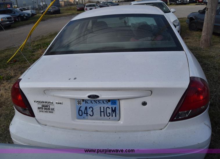 image for item K4761 2004 Ford Taurus
