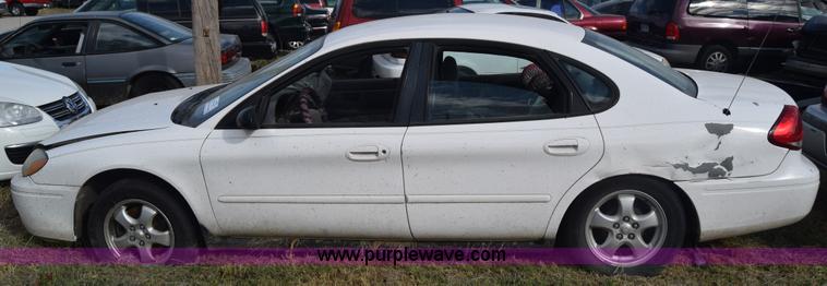 image for item K4761 2004 Ford Taurus
