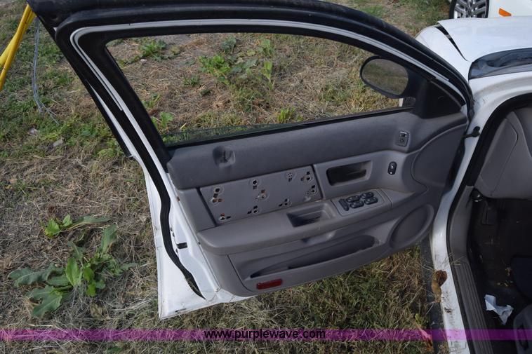 image for item K4761 2004 Ford Taurus