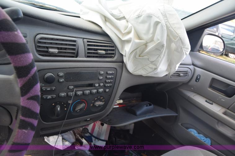 image for item K4761 2004 Ford Taurus